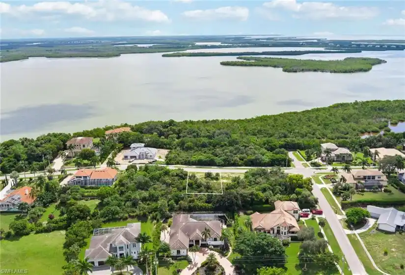 680 Inlet DR, MARCO ISLAND, Florida 34145,222071158
