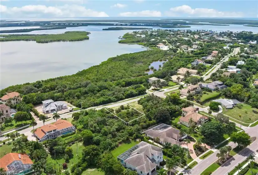 680 Inlet DR, MARCO ISLAND, Florida 34145,222071158
