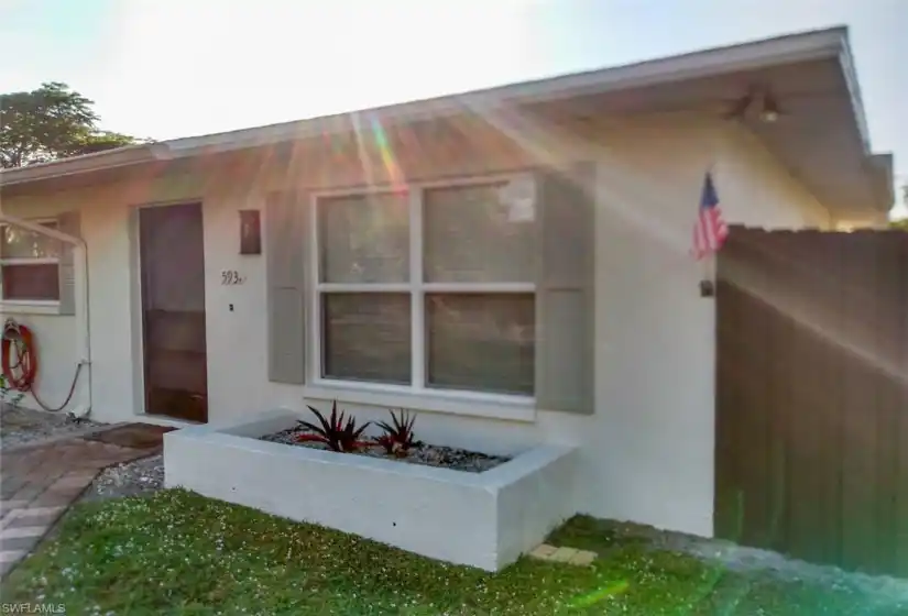 593 92nd AVE, NAPLES, Florida 34108,223051384