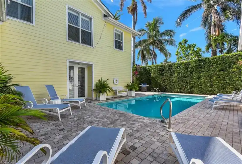 362 2nd AVE, NAPLES, Florida 34102,223053963
