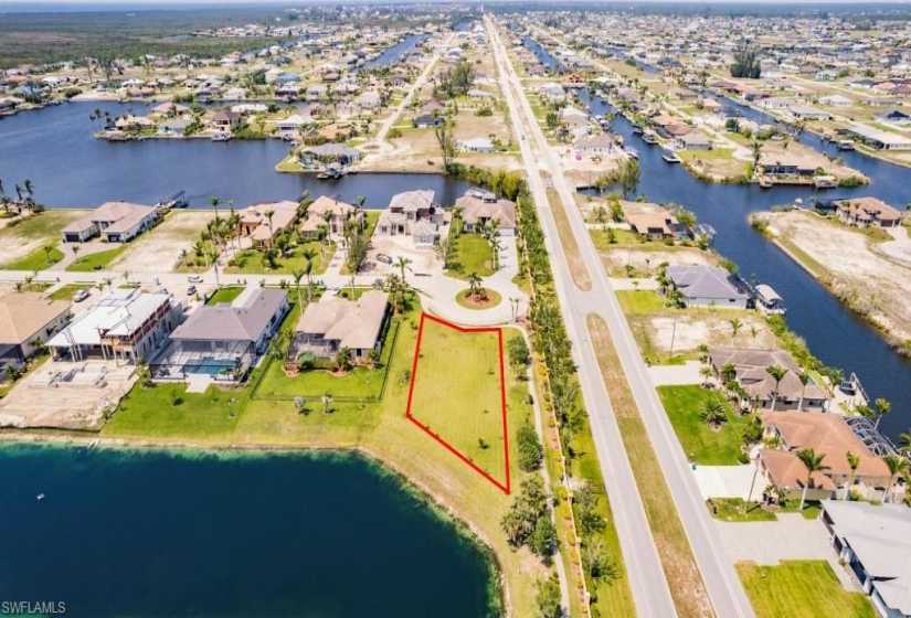 916 Cape Estates CIR, CAPE CORAL, Florida 33993,222088290