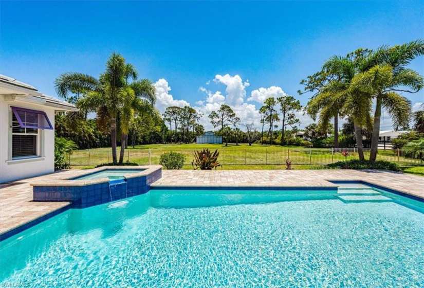 230 Ridge DR, NAPLES, Florida 34108,223087990