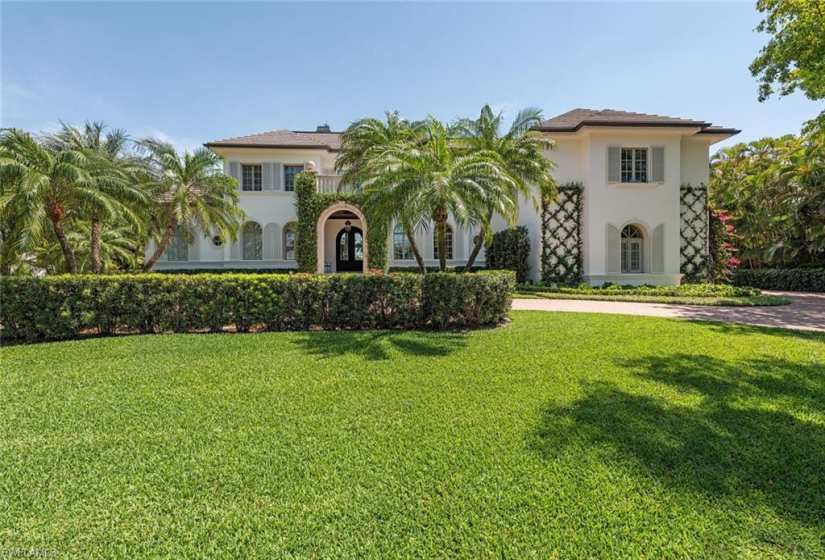 XXX Lantern LN, NAPLES, Florida 34102,223090688