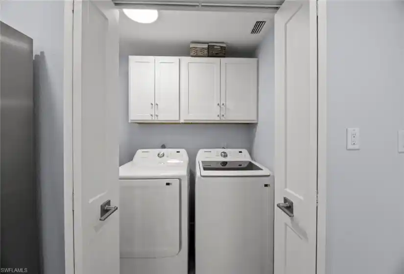 Laundy room. Samsung washer and dryer 2023