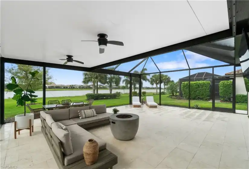Huge extended lanai with panoramic screen