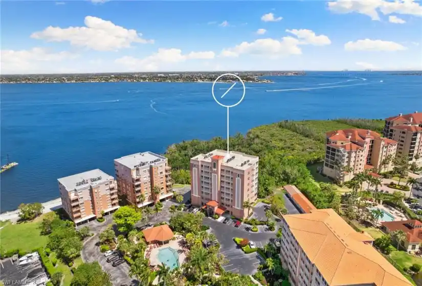 Harbor Place Vistas enjoys the most magnificent views, comfort, amenities and a beautiful marina in great location!
