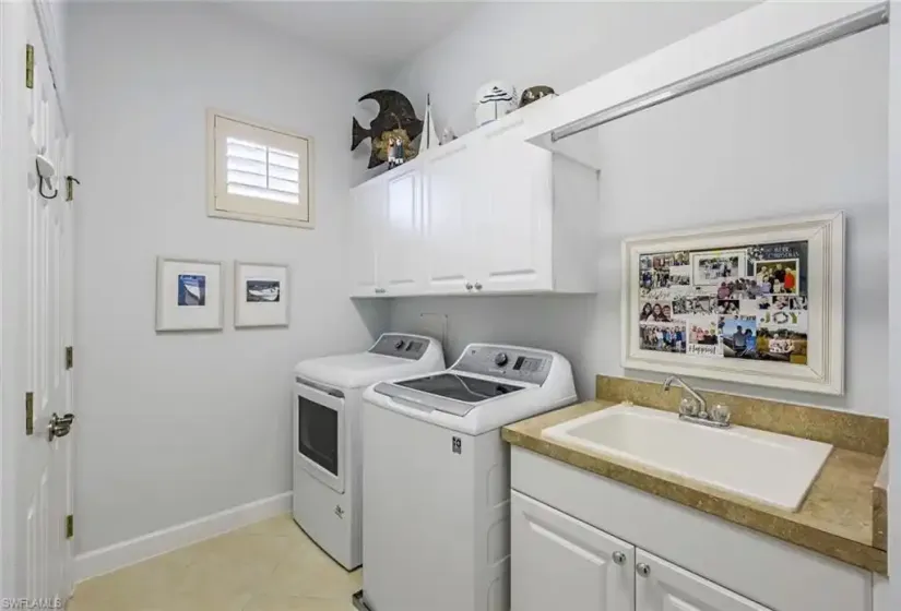 Spacious Utility Room with sink!